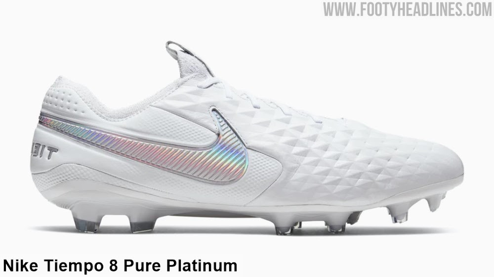 Giày đá bóng Tiempo 10 Triple White là phiên bản đặc biệt sẽ được giới hạn số lượng 5000 với tông màu full trắng gần giống với phiên bản Tiempo Legend 8 được Nike phát hành năm 2019 trong bộ sưu tập Platinum Pack.
